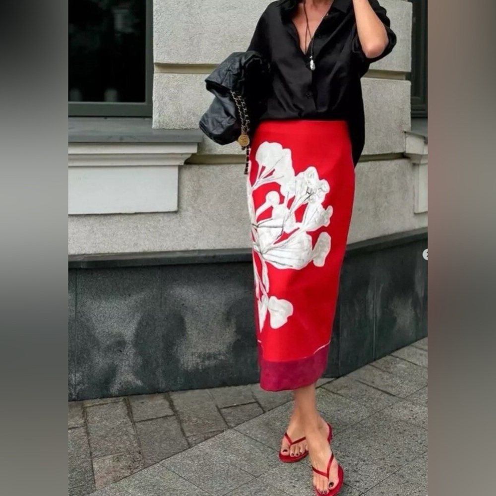 Zara Red Floral Linen Pencil Midi Skirt. Size small.